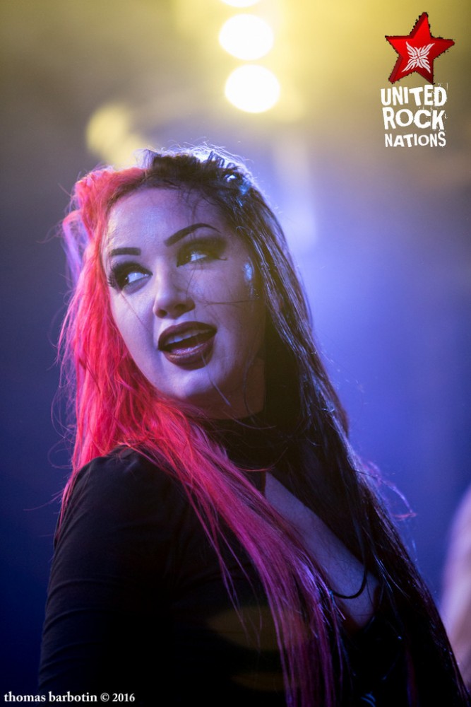 NEW YEARS DAY live à Paris