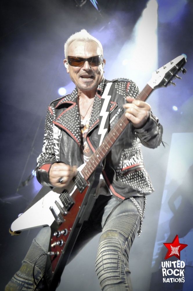 Report SCORPIONS aux arènes de Nimes 
