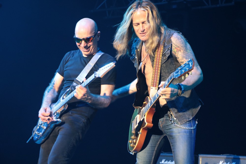THE DEAD DAISIES / GUITARE EN SCENE